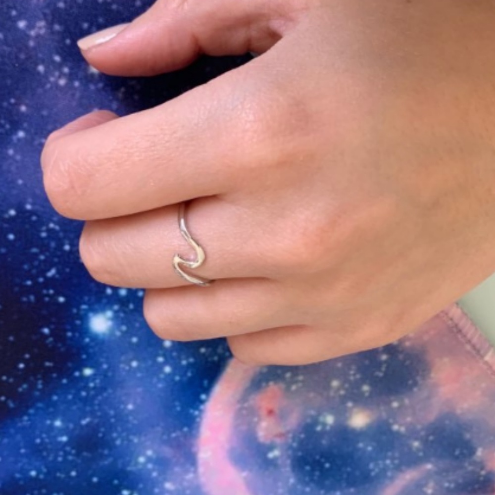 Minimalist Silver Plated Wave Summer Ring - Picture 5 of 5
